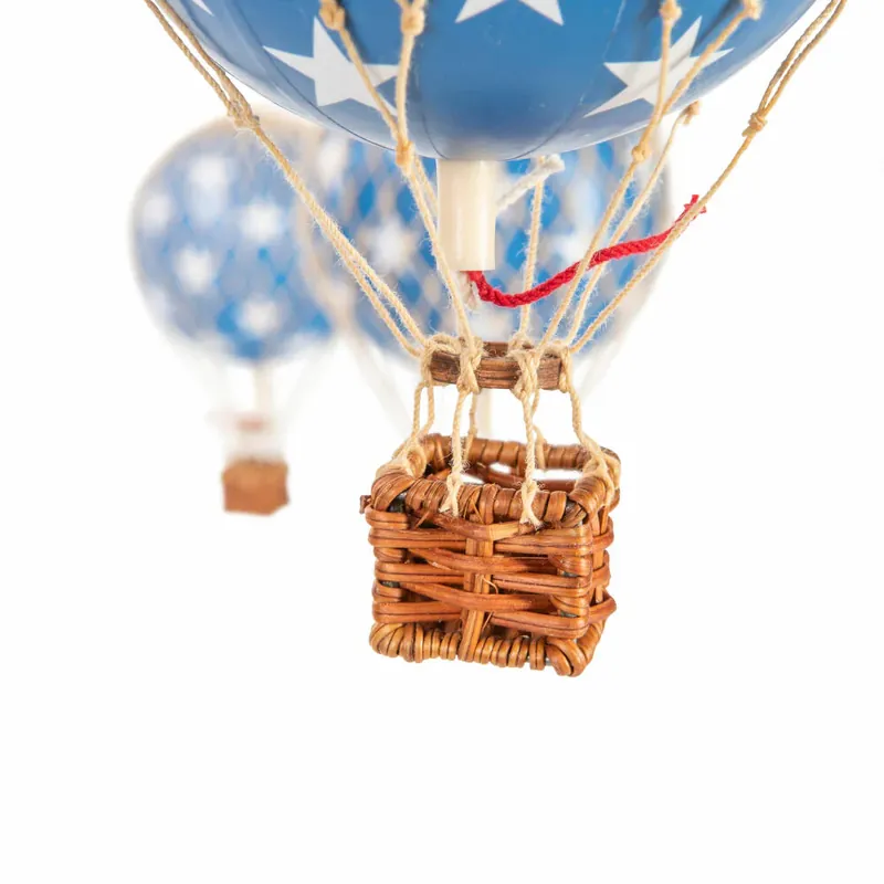 Authentic Models Mobile Flying the Skies Sterne Blau, Hängedekoration, Ballon, Rattan / Papier / Kunststoff, AP135 Super-Preis