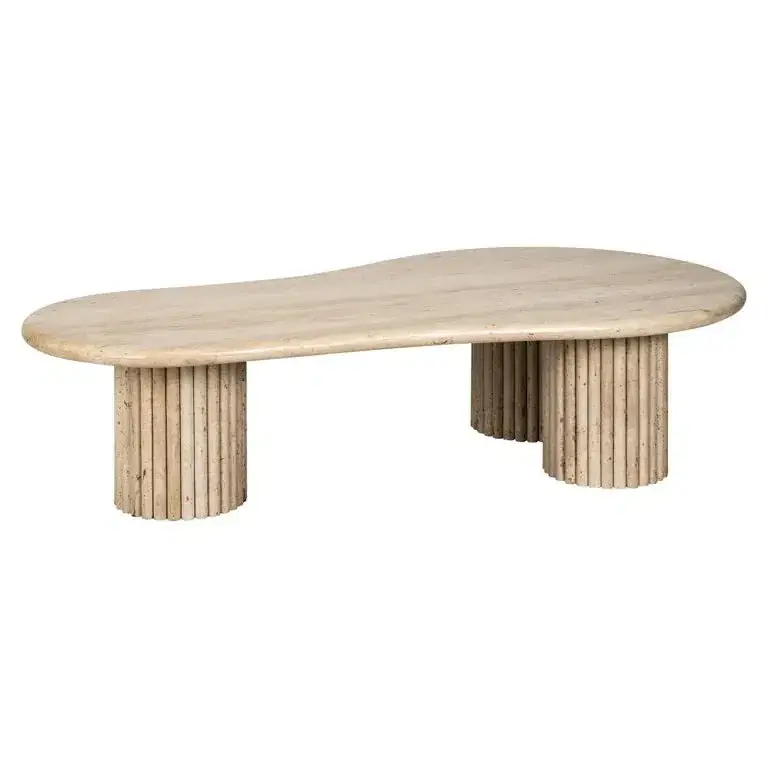 Schneller Versand Richmond Interiors La Cantera organischer Couchtisch - Travertin